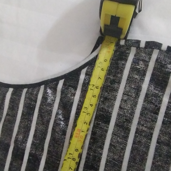 Guess Black & White silver metallic Tank Top high low style size S crew neck - Picture 9 of 9